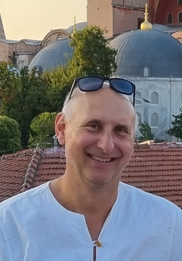 Headshot of Neil Wallis